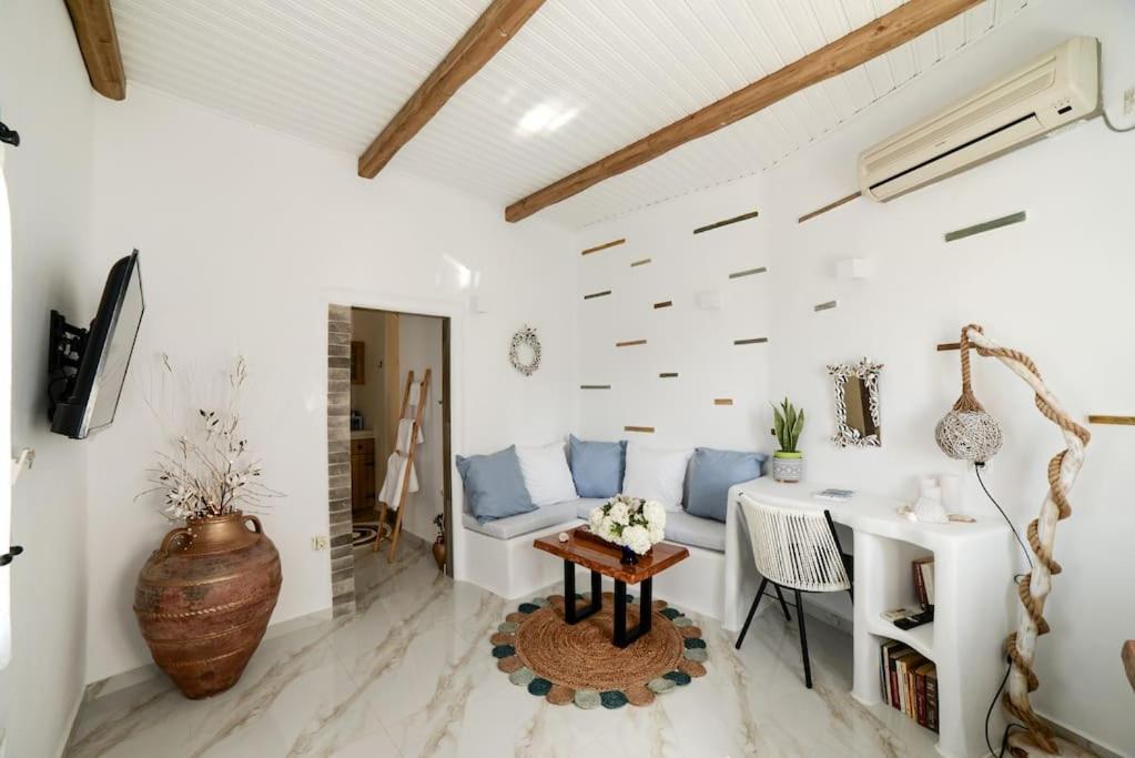 Sunset Suite Elena Ioulis Exterior photo